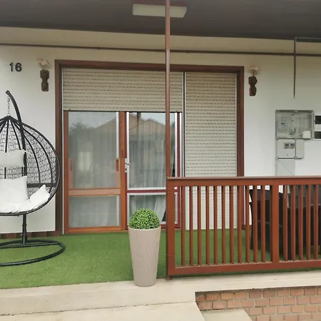 Semesterbostad Negra 1 *