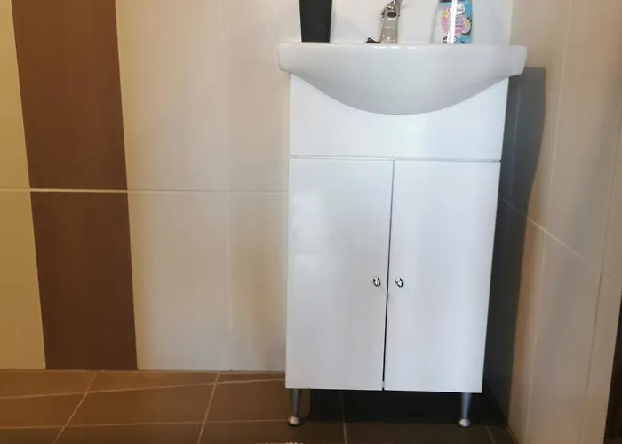 Negra 1 * بالاتونفينيفيس